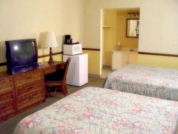 Roscoe Motor Inn Coshocton Room photo