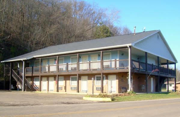 Roscoe Motor Inn Coshocton Exterior photo